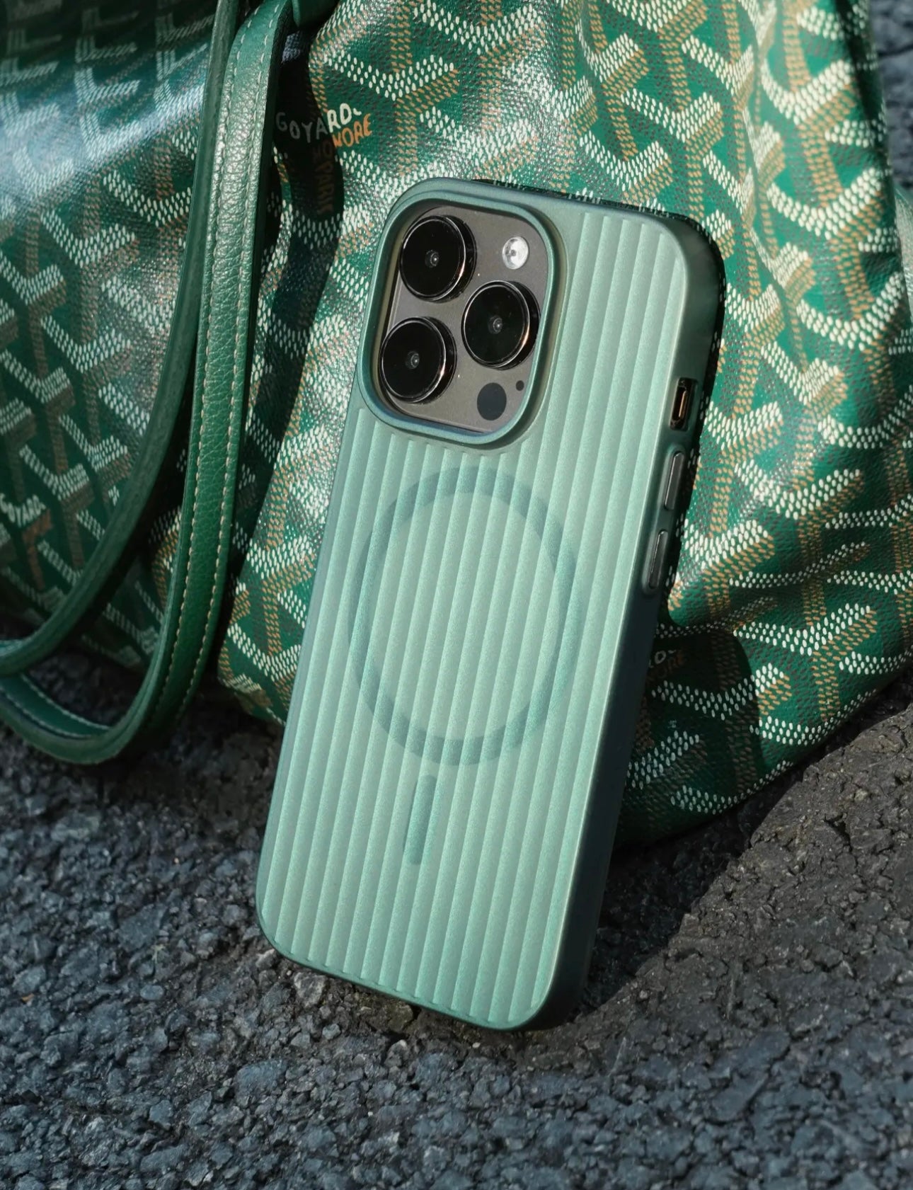 IPhone Case Magsafe Green and Purple