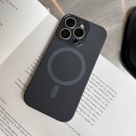 IPhone Case Black Silicone MagSafe