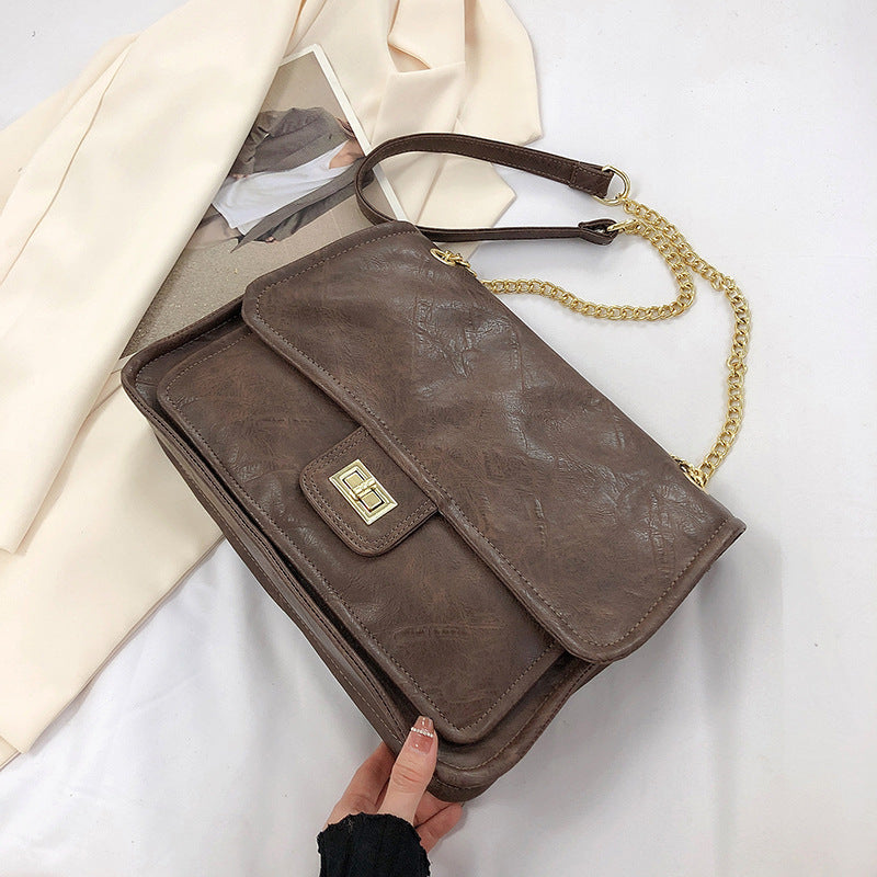 Vintage Style Woman Shoulder Bag with Gold Chain Strap
